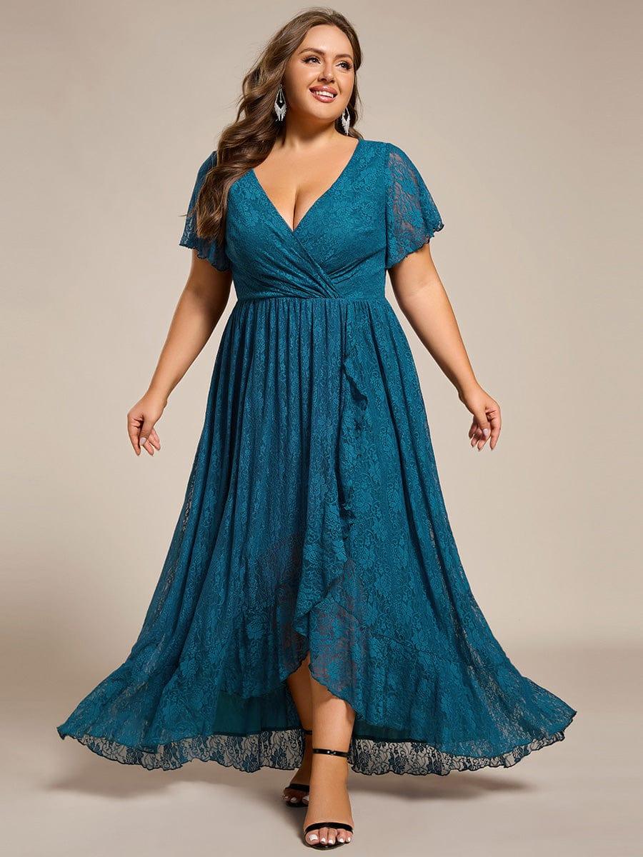 Graceful Plus Size A-Line Lace Formal Evening Dress with Sleeves