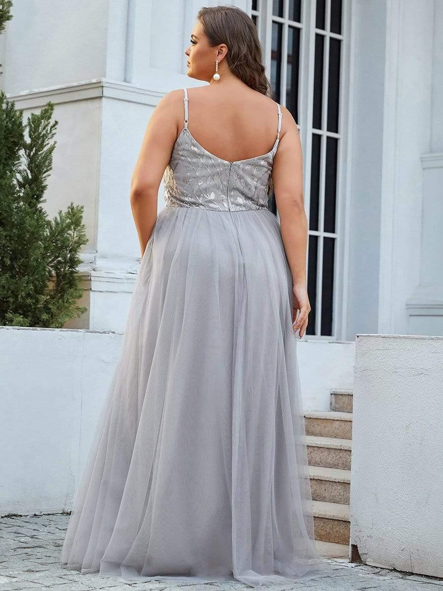 Vintage Plus Size A-Line V-Neck Embroidery Evening Dress with Spaghetti Straps