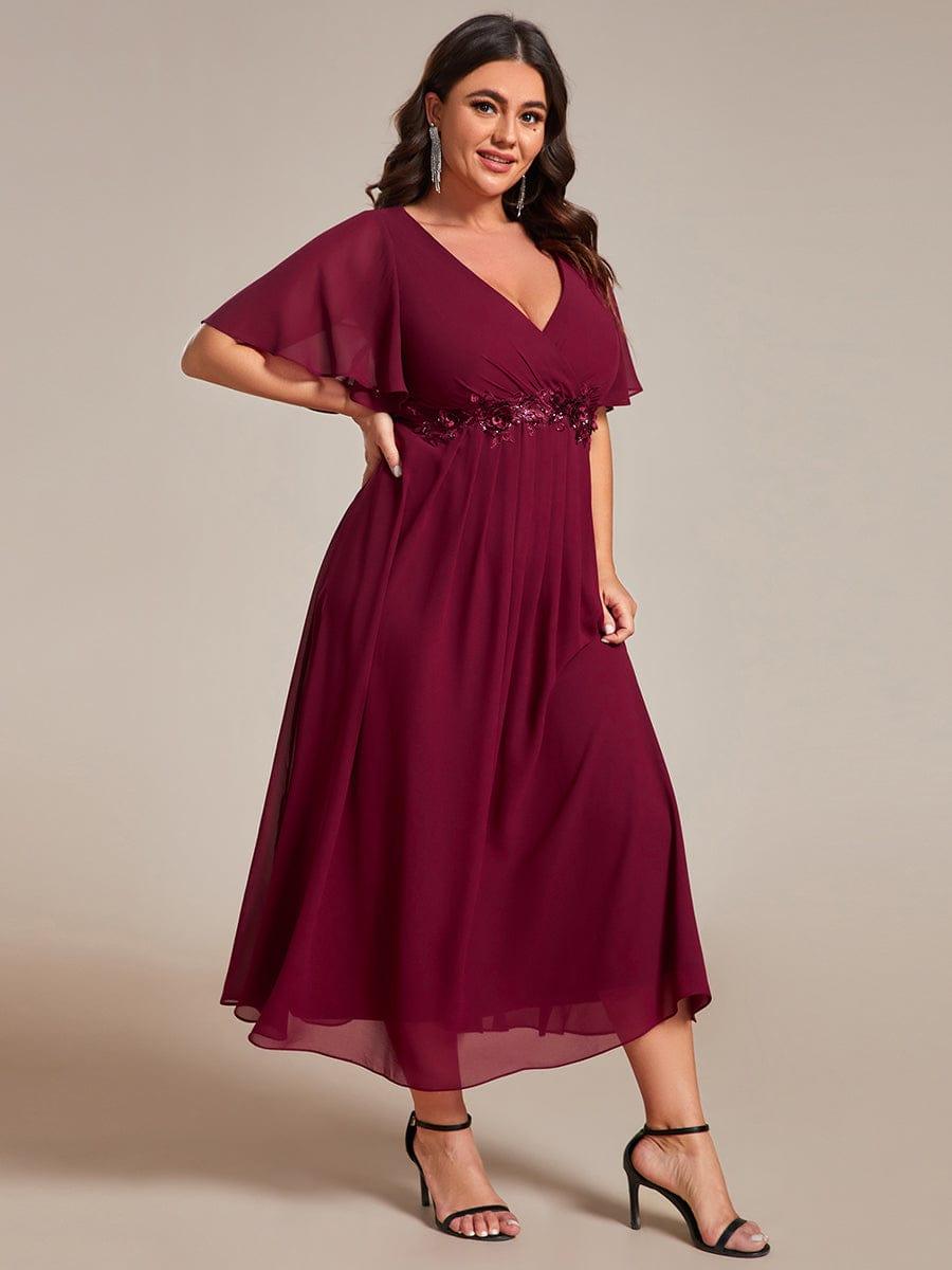 Chic Plus Size Short Sleeves V-Neck Wedding Guest Dress with Appliques