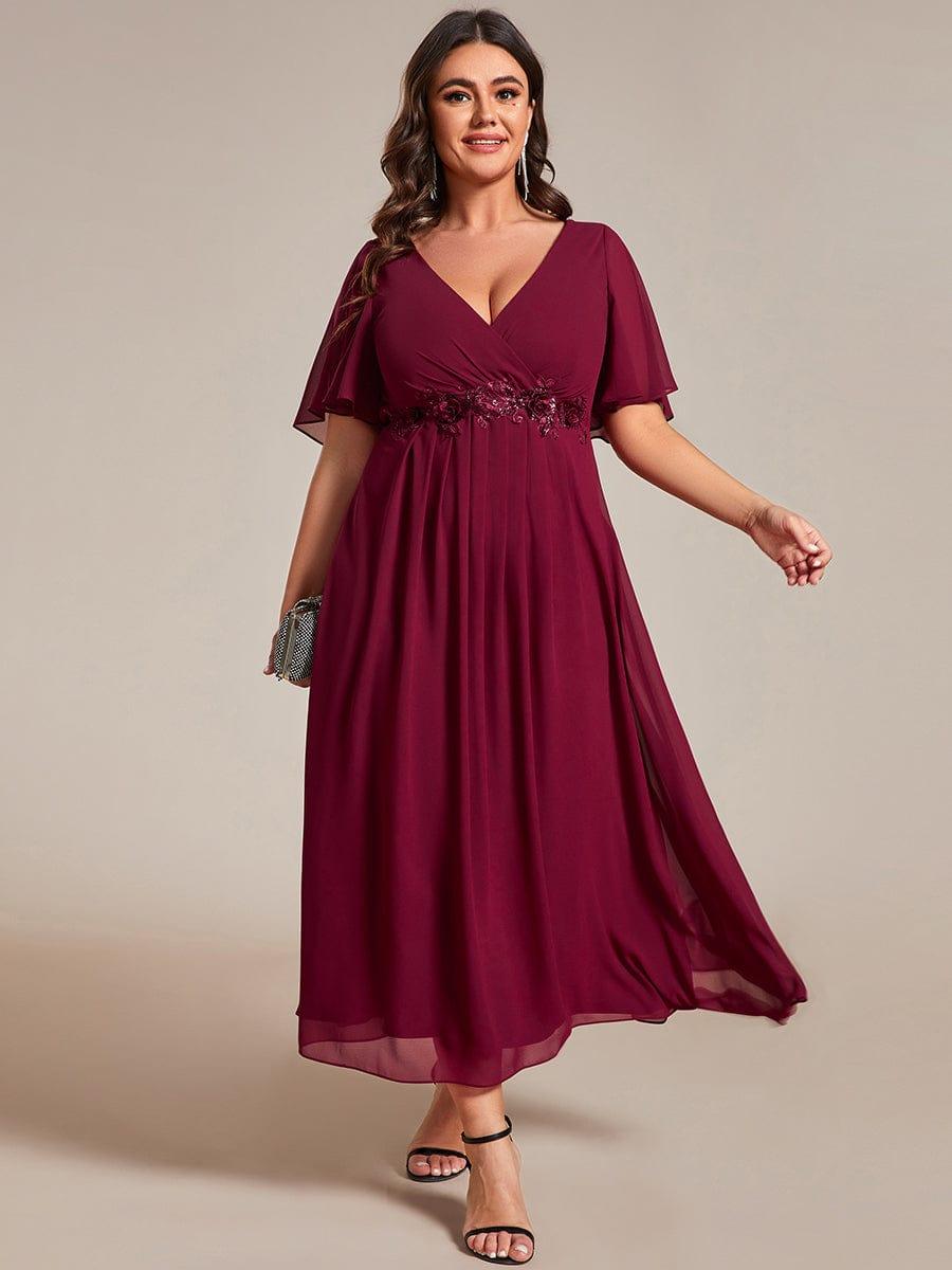 Chic Plus Size Short Sleeves V-Neck Wedding Guest Dress with Appliques
