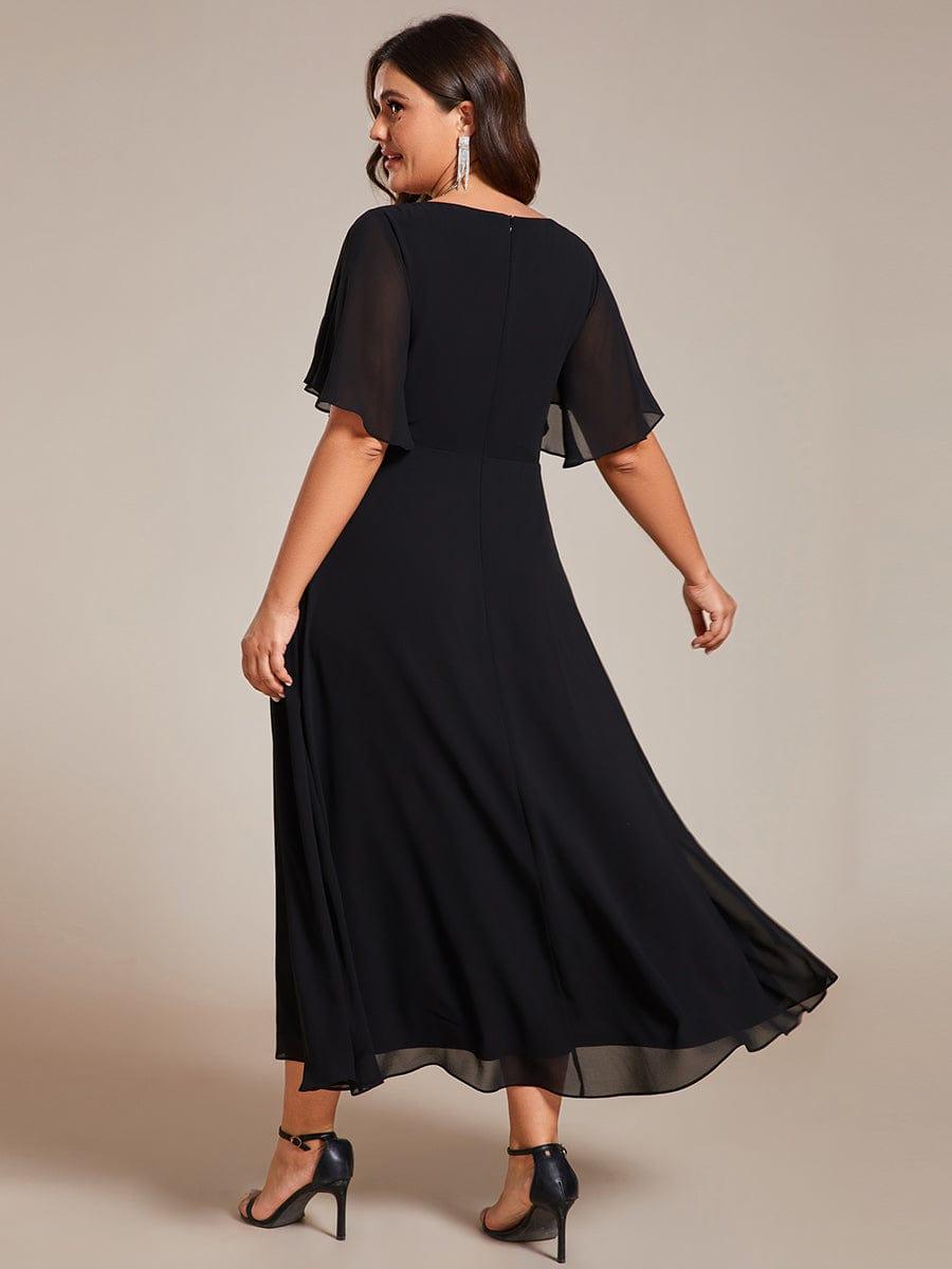 Chic Plus Size Short Sleeves V-Neck Wedding Guest Dress with Appliques