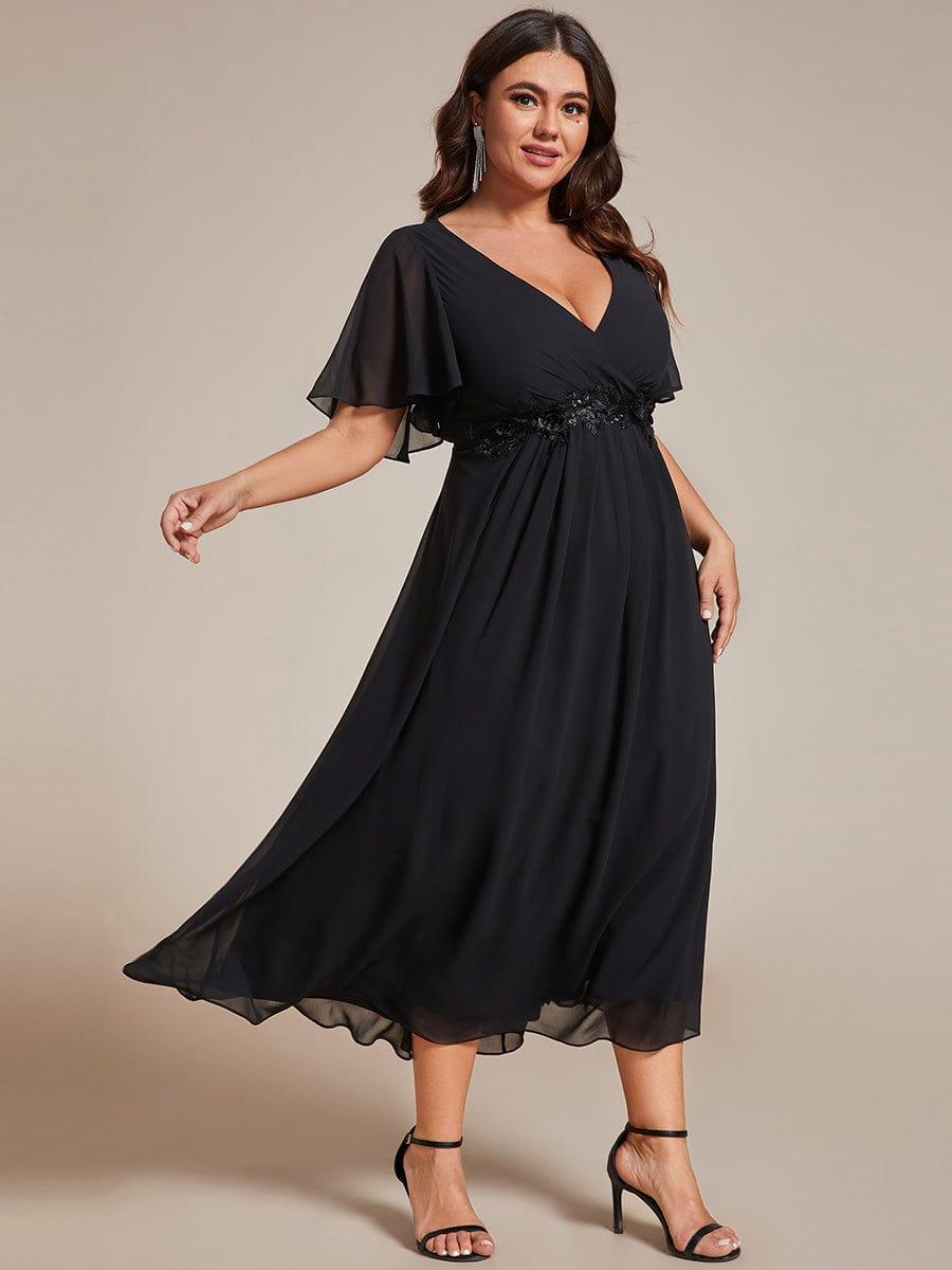 Chic Plus Size Short Sleeves V-Neck Wedding Guest Dress with Appliques
