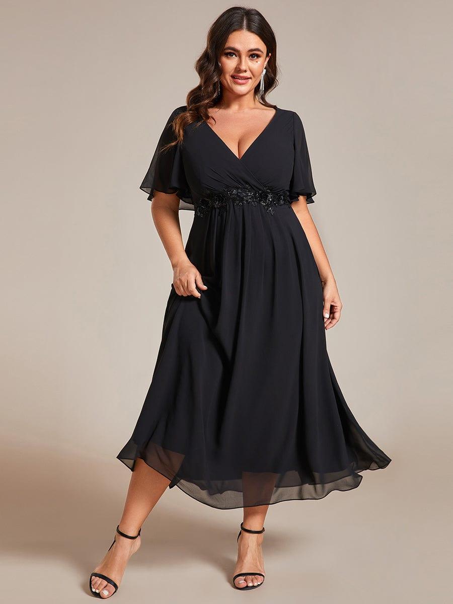 Chic Plus Size Short Sleeves V-Neck Wedding Guest Dress with Appliques
