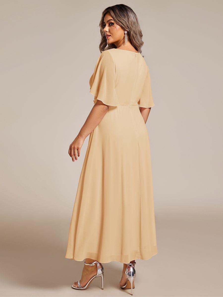 Chic Plus Size Short Sleeves V-Neck Wedding Guest Dress with Appliques