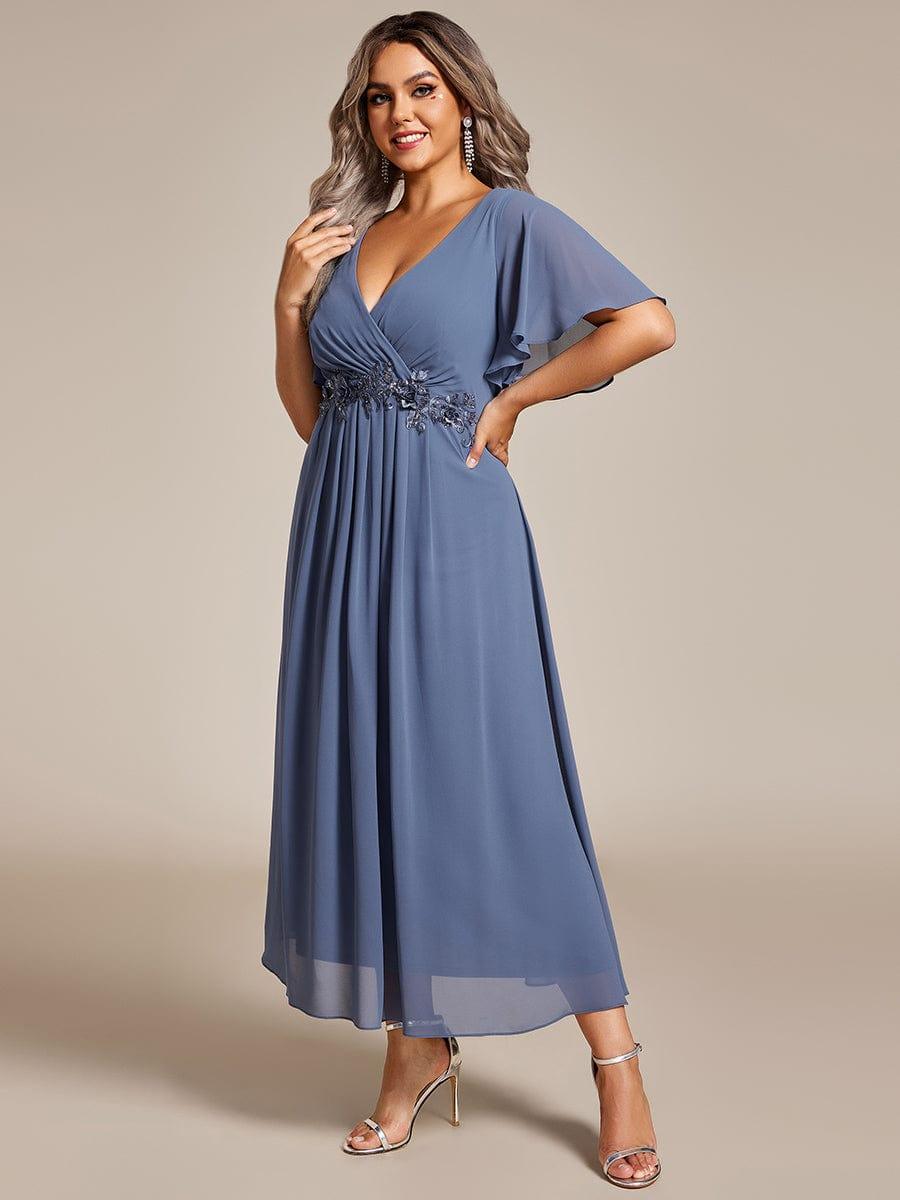 Chic Plus Size Short Sleeves V-Neck Wedding Guest Dress with Appliques