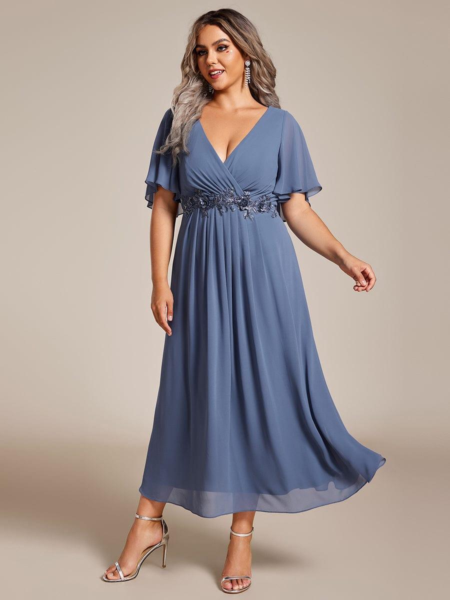 Chic Plus Size Short Sleeves V-Neck Wedding Guest Dress with Appliques