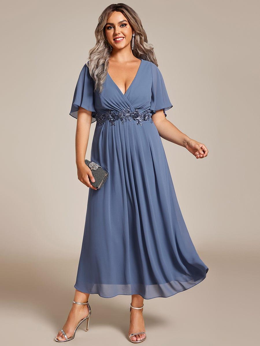 Chic Plus Size Short Sleeves V-Neck Wedding Guest Dress with Appliques
