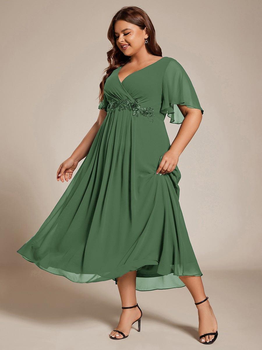 Chic Plus Size Short Sleeves V-Neck Wedding Guest Dress with Appliques