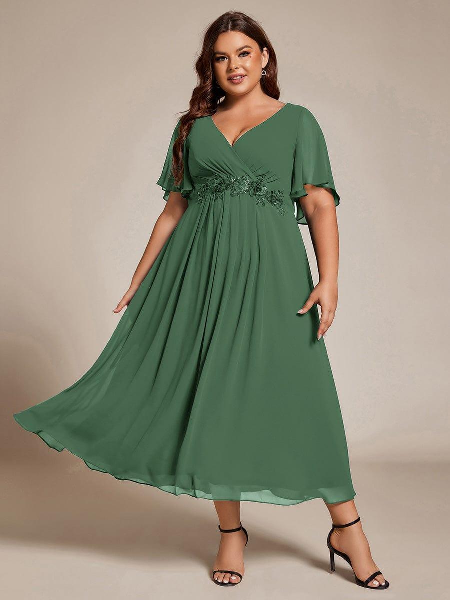 Chic Plus Size Short Sleeves V-Neck Wedding Guest Dress with Appliques