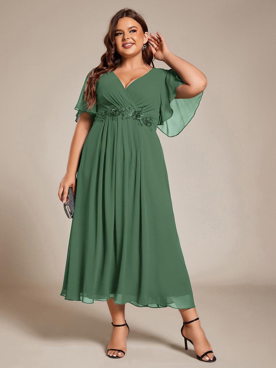 Chic Plus Size Short Sleeves V-Neck Wedding Guest Dress with Appliques