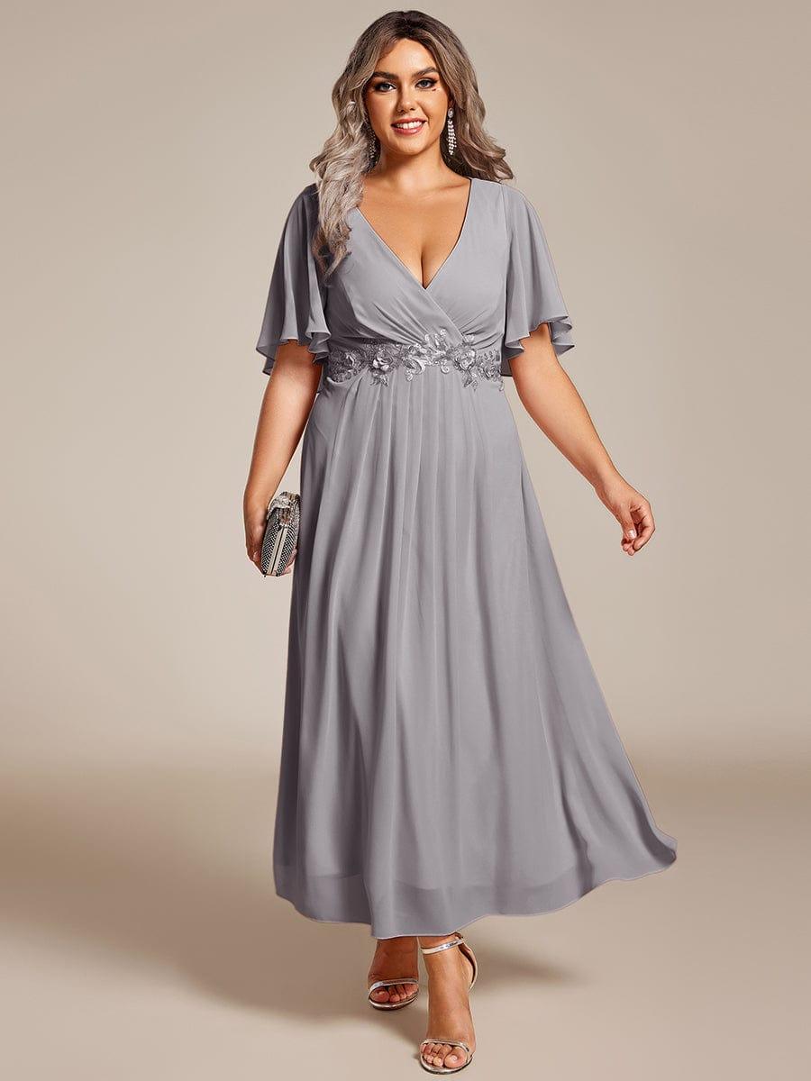 Chic Plus Size Short Sleeves V-Neck Wedding Guest Dress with Appliques