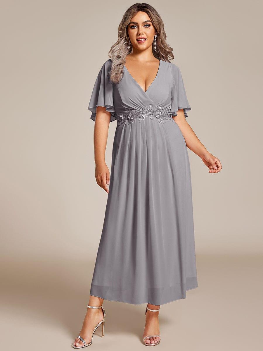 Chic Plus Size Short Sleeves V-Neck Wedding Guest Dress with Appliques