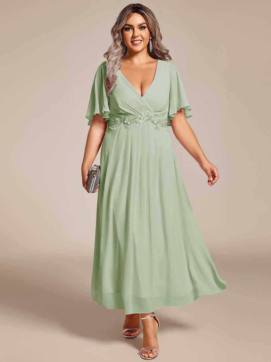 Chic Plus Size Short Sleeves V-Neck Wedding Guest Dress with Appliques