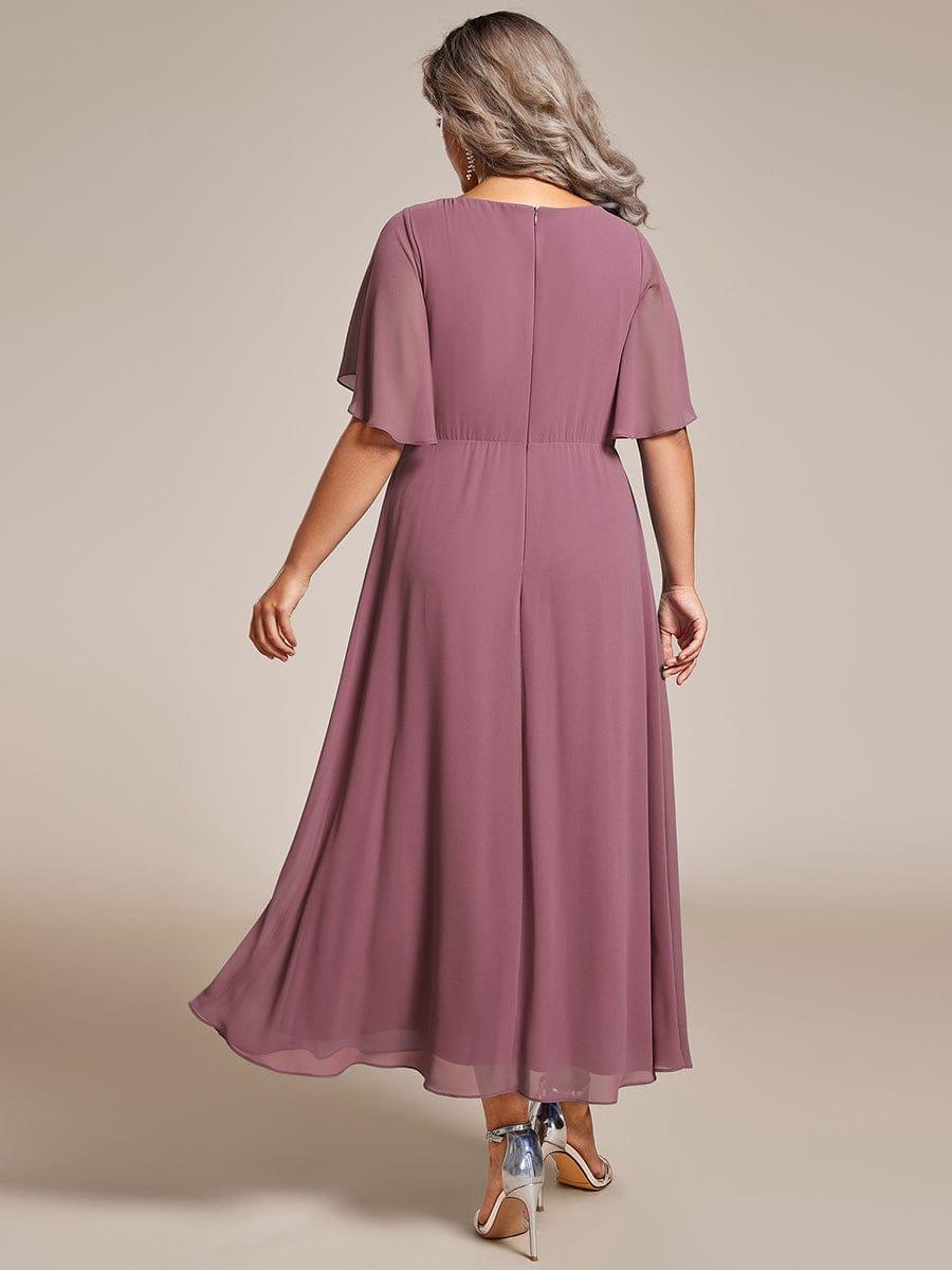 Chic Plus Size Short Sleeves V-Neck Wedding Guest Dress with Appliques