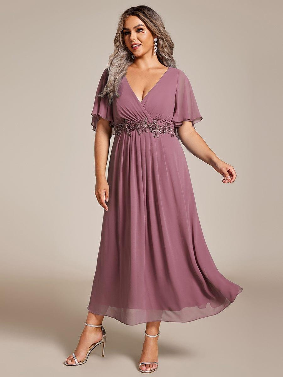 Chic Plus Size Short Sleeves V-Neck Wedding Guest Dress with Appliques
