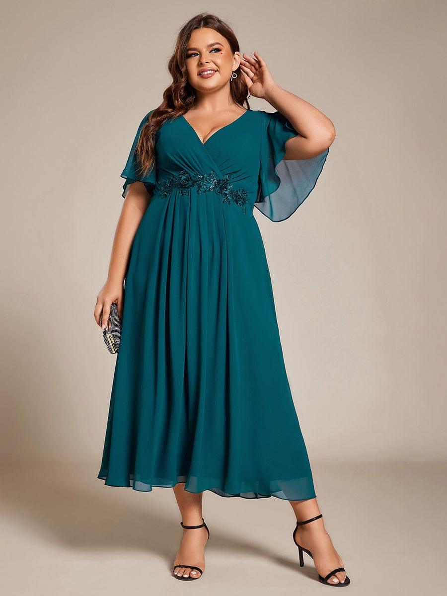 Chic Plus Size Short Sleeves V-Neck Wedding Guest Dress with Appliques