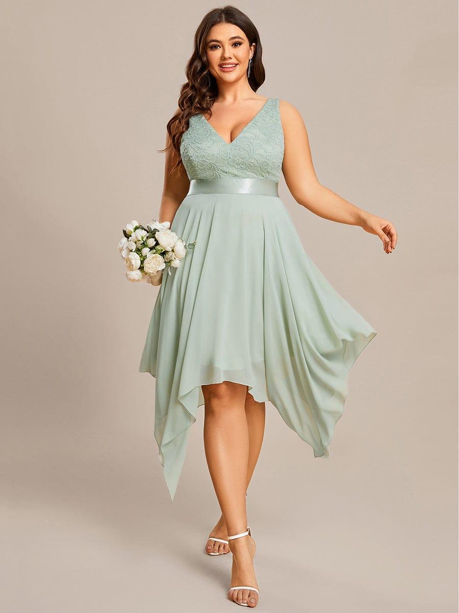 Lovely Plus Size V-Neck Prom Lace Dress for Women with Sash