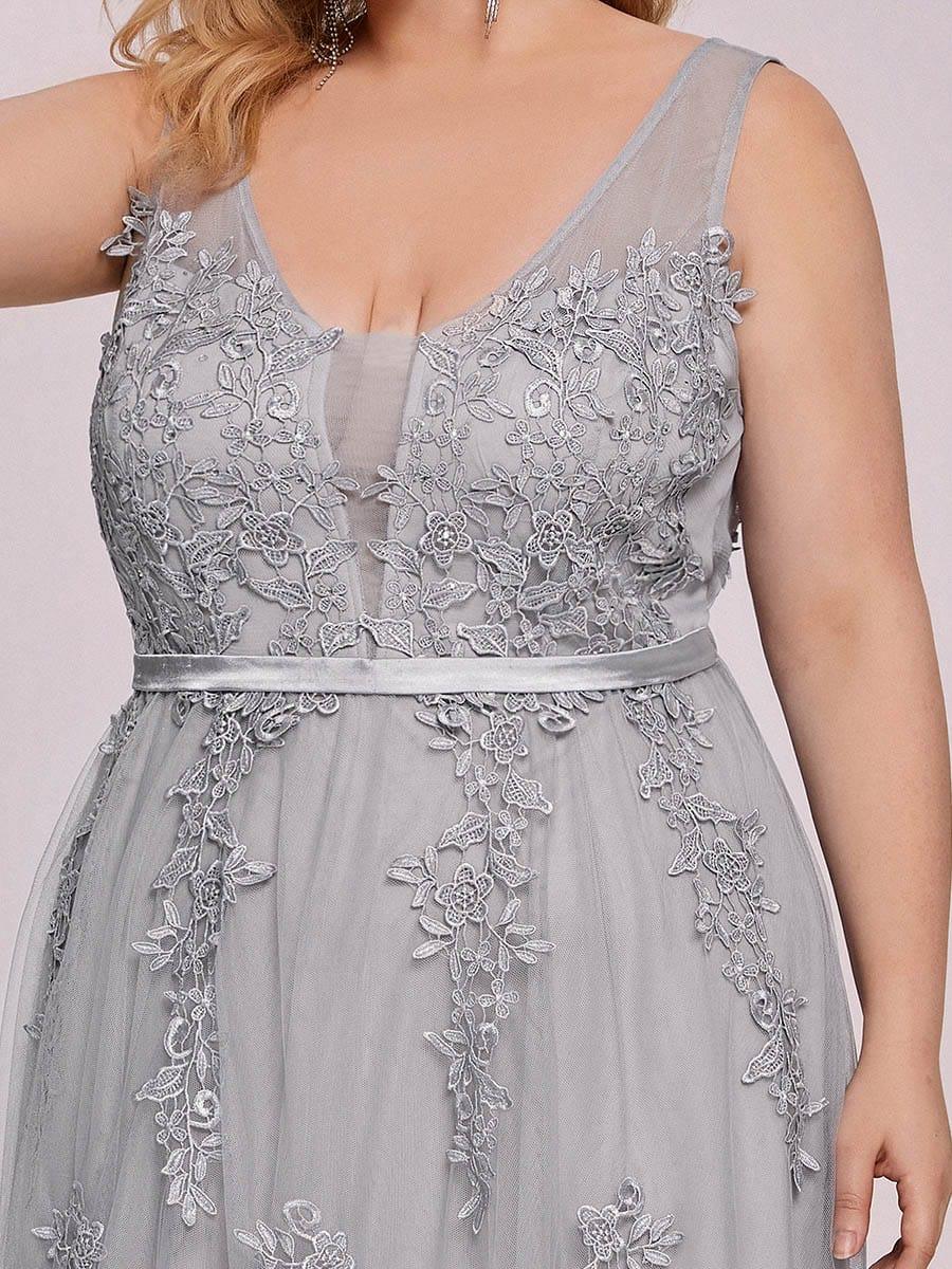 Graceful Plus Size Maxi V-Neck Tulle Formal Evening Dress with Sash