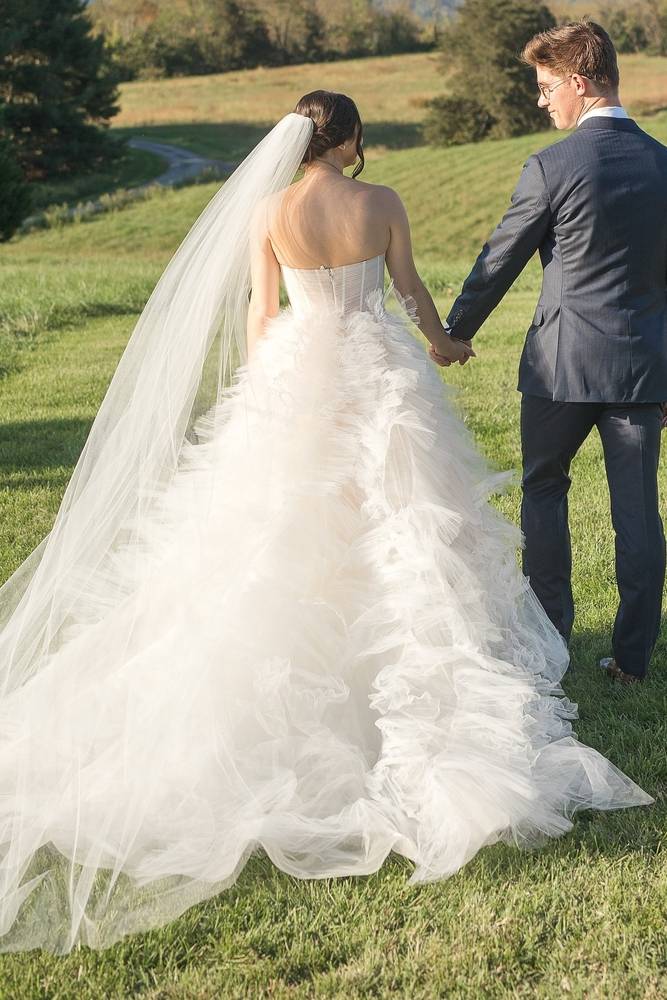 Elegant Sweetheart A-Line Tulle Long Wedding Dresses with Ruffles