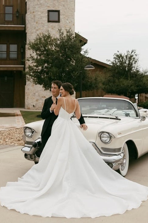 Sexy V-Neck Spaghetti Straps A-Line Chiffon Wedding Dresses with Slit