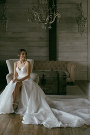 Sexy V-Neck Spaghetti Straps A-Line Chiffon Wedding Dresses with Slit