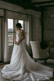 Sexy V-Neck Spaghetti Straps A-Line Chiffon Wedding Dresses with Slit