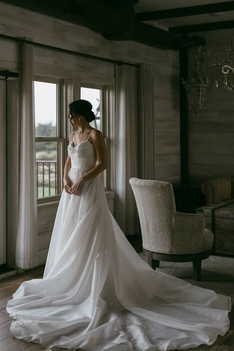 Sexy V-Neck Spaghetti Straps A-Line Chiffon Wedding Dresses with Slit