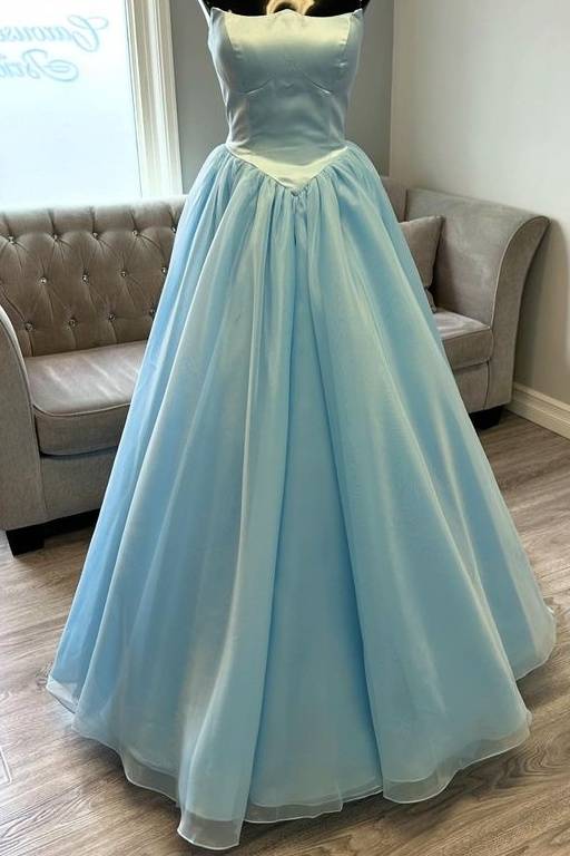 Stylish Ball Gown Tulle Strapless Satin Prom Dresses