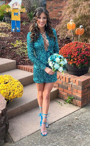 Short Sequined Long Sleeves V-Neck Sheath Homecoming Dresses with Lace-Up